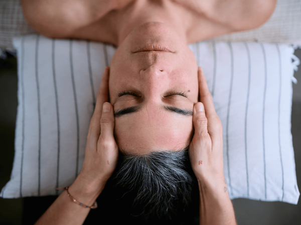 entspannungsmassage-fuer-frauen_yoma-female-health